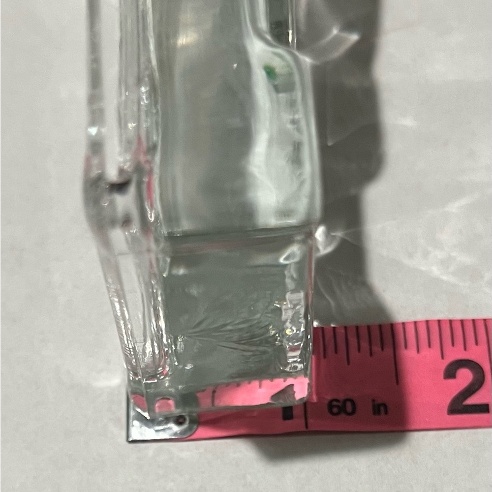 Vintage “MOM” Crystal Clear Glass Paperweight Exclusively for Avon 1983 - Picture 7 of 8